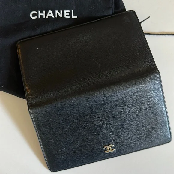 CHANEL long bifold wallet with box & dust bag - Picture 2 of 13